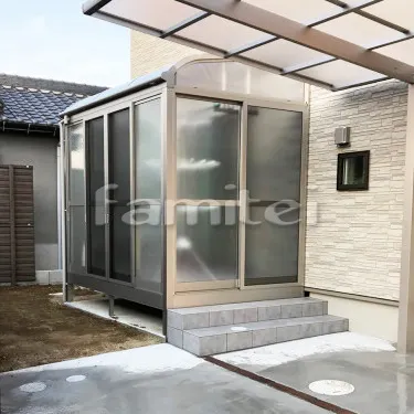 プライバシーが守られて安心♪ YKK AP 目隠しソラリアR テラス囲い