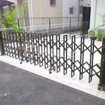 お手頃価格で設置場所に困らないゲート！伸縮ゲートをご紹介♪
