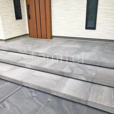 高級感!グレーカラー系の階段タイル4選【外構・リフォーム工事】