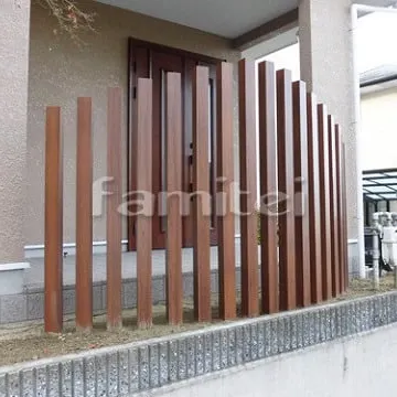 耐久性バツグン!木製調の目隠しフェンス