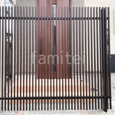 おしゃれにさりげなく目隠し!縦格子フェンスのご紹介