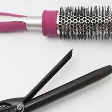 ヘアアイロンの収納場所がある洗面台♪