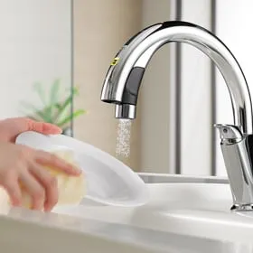 人気☆手を使わず水が出る　ハンズフリー水栓