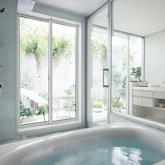 露天風呂で感じる あの”くつろぎ感”を再現したバスルーム。