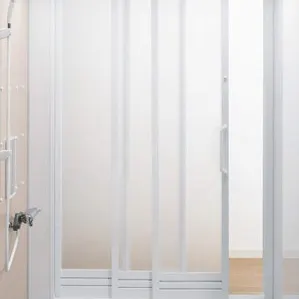 クリナップ浴室はカビがつきにくいお手入れ簡単ドア♪