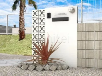 塗り壁門柱　ロックガーデン