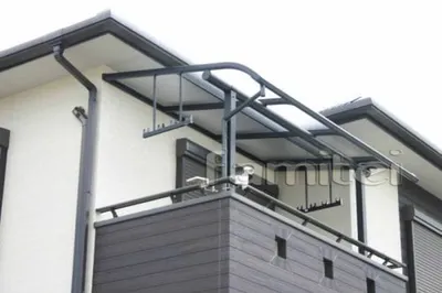 ベランダ屋根2F　洗濯物干し