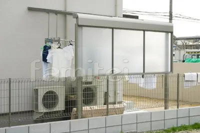 ベランダ物干し　TOEX　サンクテラス屋根(スピーネ)1F　目隠しパネル