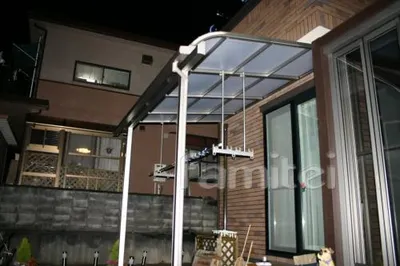 レギュラーテラス屋根1F　竿掛け