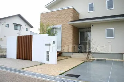 ガラスブロック門柱　ウリン角柱