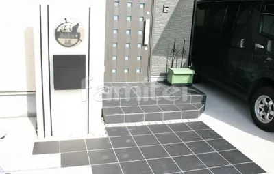 モダン門柱　アプローチタイル