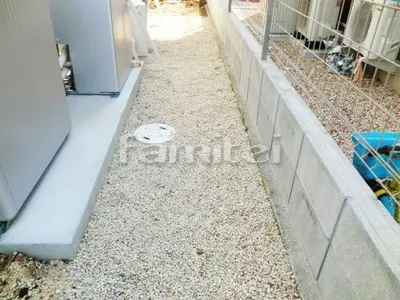 犬走り 錆砂利敷