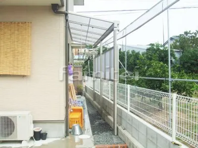 テラス屋根 目隠しパネル取付