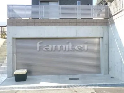 駐車場ガレージ 大和シャッター アルミ製電動車庫シャッター 土間コンクリート 伸縮目地 溝蓋(みぞふた) グレーチング