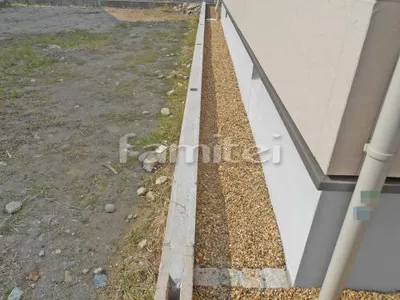 犬走り 防犯砂利敷き 山砂味 見切り ピンコロ石