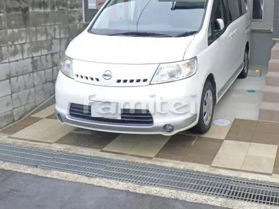 駐車場ガレージ床 土間コンクリート 床石貼り ユニソン リビオ300角 ベージュ ブラウン