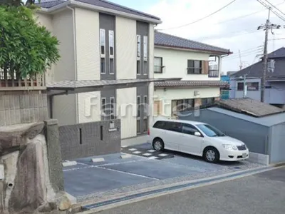新築モダン セミクローズ外構