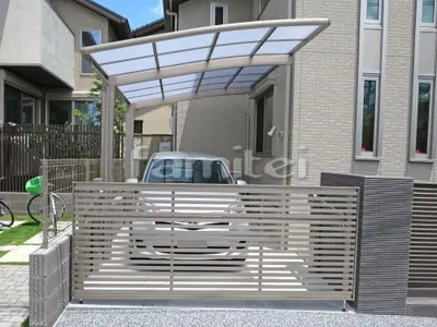 ガレージまわり 駐車場屋根 門扉 土間コンクリート