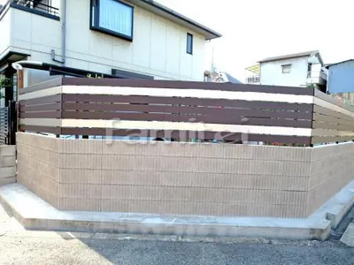 木製調目隠しフェンス塀 モダンウッド プランパーツ デザインアルミ平板 木目調ウォール 化粧ブロック ユニソン ジャスティ