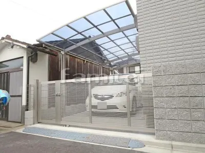 ガレージまわり 駐車場屋根 門扉 土間コンクリート