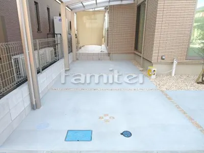 駐車場ガレージ床 土間コンクリート 化粧砂利目地 イエロー ピンコロ石