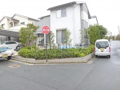 リフォームモダン セミクローズ外構