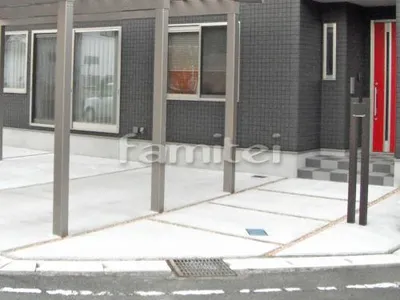 玄関アプローチ 土間コンクリート 錆砂利目地