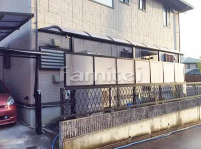 勝手口屋根 レギュラーテラス屋根 1階用 R型アール屋根 物干し 目隠しパネル(前面 正面)