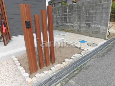 門柱 木製調デザインアルミ角柱 プランパーツ 角材 ピンコロ石囲い サビ 床洗い出し仕上げ ジャミ