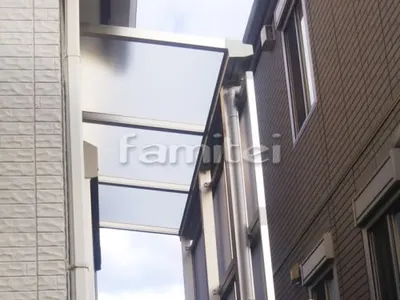 雨除け屋根 YKKAP ソラリアテラス屋根 1階用  F型フラット屋根 目隠しパネル(前面 正面)