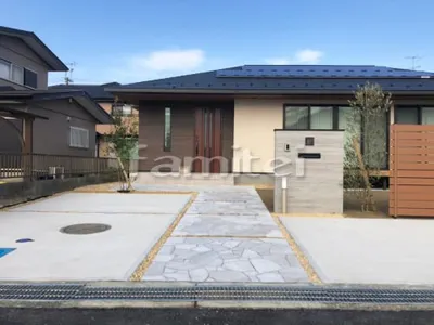 乱形石張り (床石貼り) 乱形石張りのみ ホワイト 石・ストーン調 壁タイル張り タカショー 木製調 セラ ウォール RC杉板 土間コンクリート 土間コンクリート シンプル