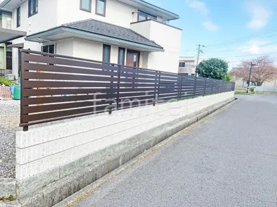 ブロック塀 （化粧ブロック） ユニソン リブスプリットn  アルミ形材 フェンス YKKAP シンプレオYS2型 横スリット 目隠し