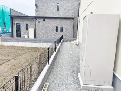 犬走り 防犯砂利敷き バラス砕石