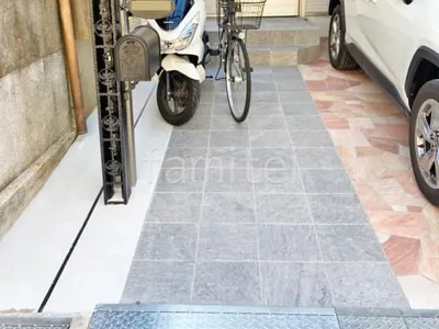 玄関アプローチ 床タイル貼り LIXIL  ピエトラクォーツ