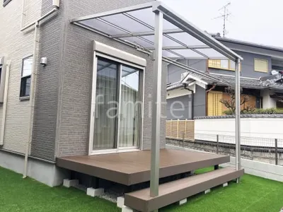 人工木デッキ LIXIL 人工木 樹ら楽ステージ 1階テラス屋根 (雨除け) YKKAP ソラリアF フラット屋根 スタンダード 壁付
