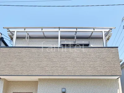 ２階ベランダ屋根 連棟  YKKAP ソラリアR アール屋根 スタンダード 壁付