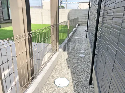 犬走り 防犯砂利敷き バラス砕石 防草シート加工