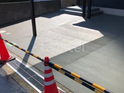 玄関アプローチ 土間コンクリート仕上