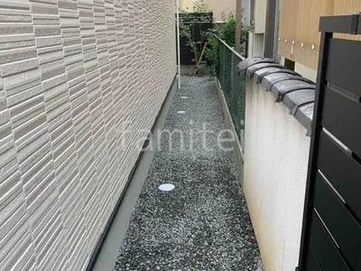 犬走り 防犯砂利敷き バラス砕石 防草シート加工