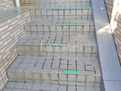 床タイル張り