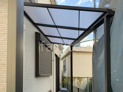１階テラス屋根 LIXIL スピーネF 斜めカット