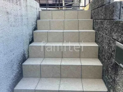 玄関アプローチ階段 床タイル貼 LIXIL グレイスランド