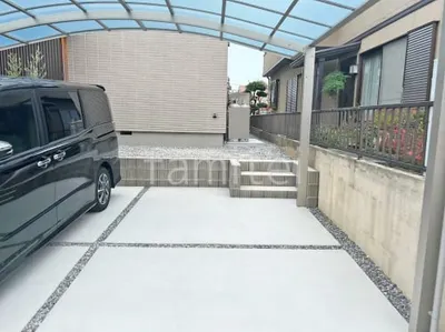 駐車場ガレージ床 土間コンクリート 土留め化粧ブロック ユニソン リゲル