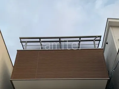 ３階ベランダ屋根  LIXIL スピーネF フラット屋根 スタンダード 壁付