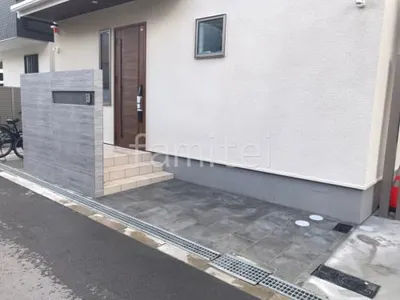 新築シンプル セミクローズ外構