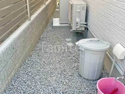 犬走り 防犯砂利敷き バラス砕石 防草シート加工