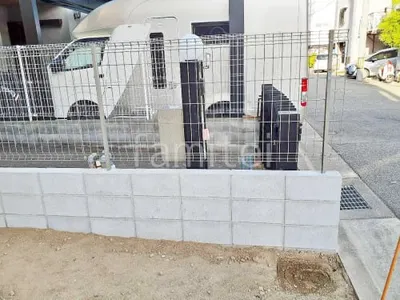 ブロック塀 (化粧ブロック) 太陽エコブロックス 普通CB スチールメッシュ フェンス YKKAP イーネット3F型 スチール柱 境界・メッシュ