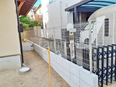 ブロック塀 (化粧ブロック) 太陽エコブロックス 普通CB スチールメッシュ フェンス YKKAP イーネット3F型 スチール柱 境界・メッシュ