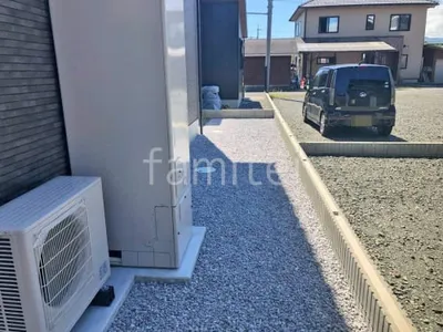 犬走り 防犯砂利敷き バラス砕石 防草シート加工