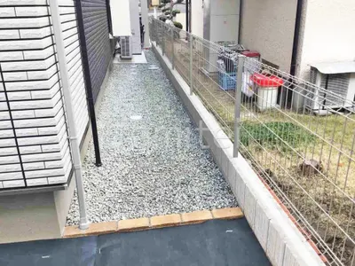 犬走り 防犯砂利敷き バラス砕石